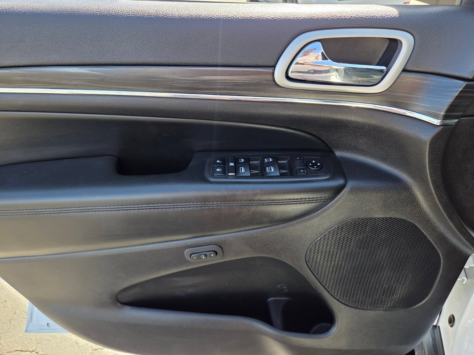 Used 2019 Jeep Grand Cherokee Limited RWD image 17