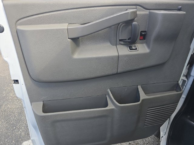 Used 2023 GMC Savana 2500 w/ Driver Convenience Package RWD image 18