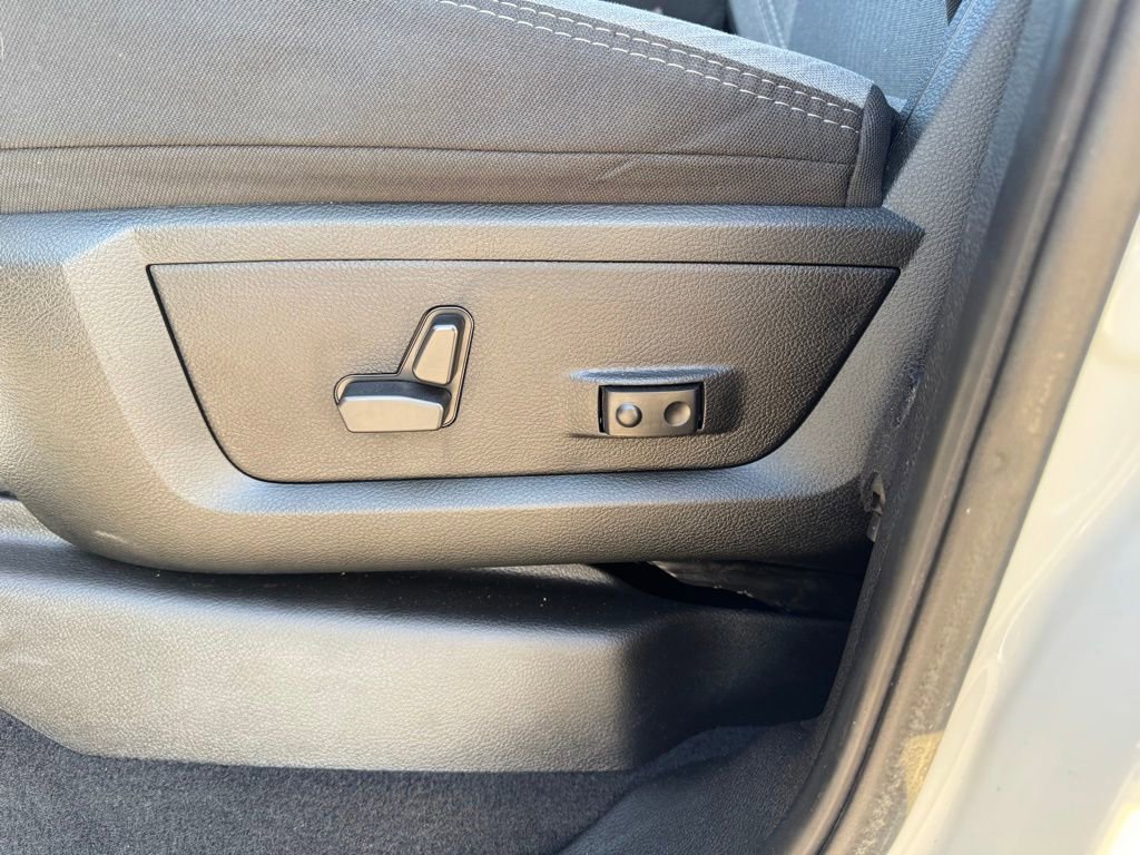 Used 2024 RAM 2500 Big Horn AWD/4WD image 10