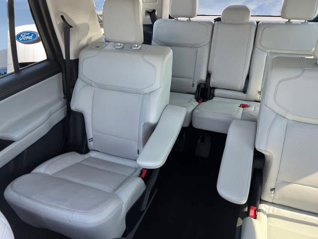 Certified 2025 Ford Expedition Platinum w/ Driver's Package AWD/4WD image 13
