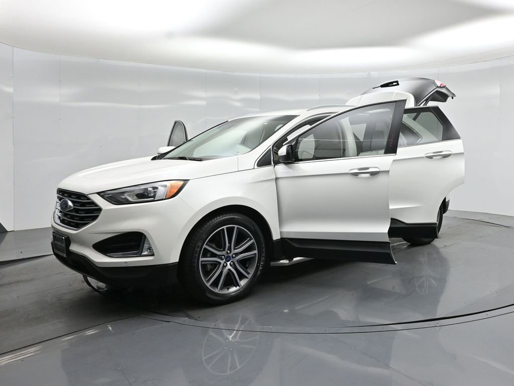 Certified 2020 Ford Edge Titanium FWD image 29