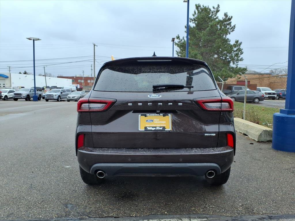 Certified 2023 Ford Escape ST-Line Select w/ Tech Pack #2 image 4