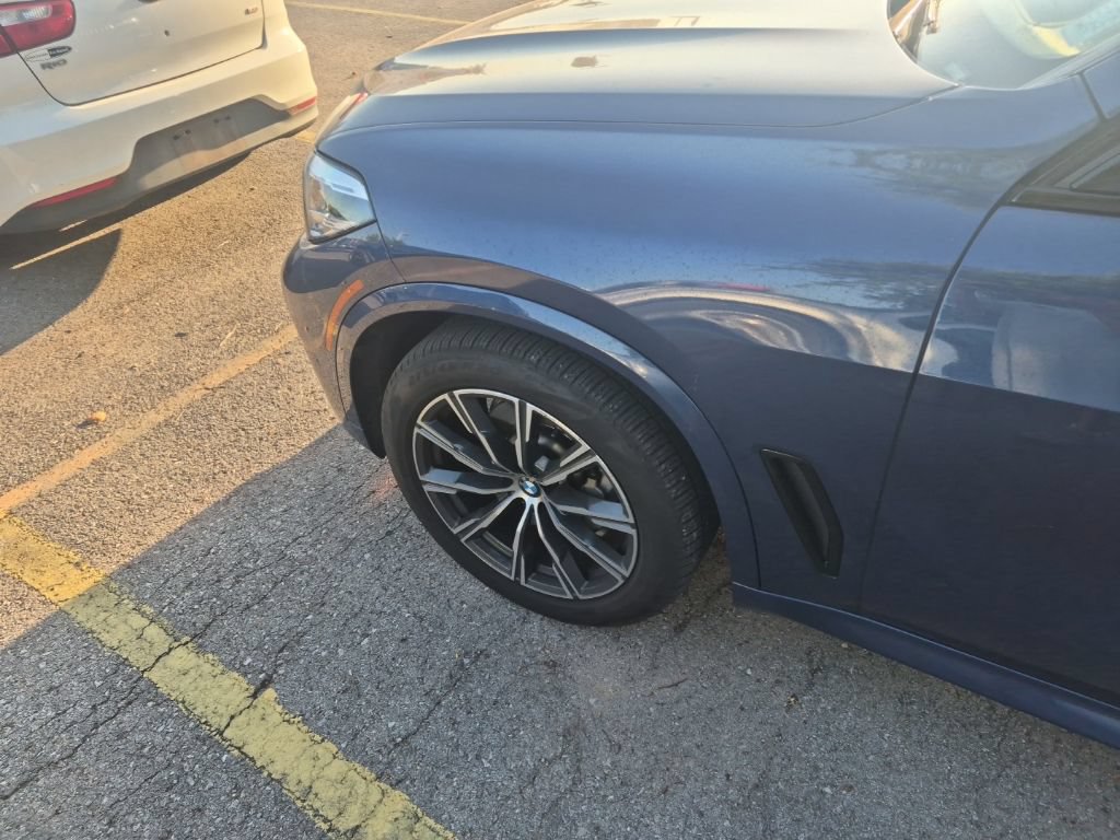 Used 2021 BMW X5 sDrive40i w/ M Sport Package RWD image 6