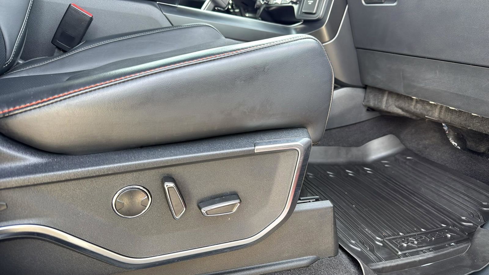 Certified 2025 Ford F150 Raptor image 25