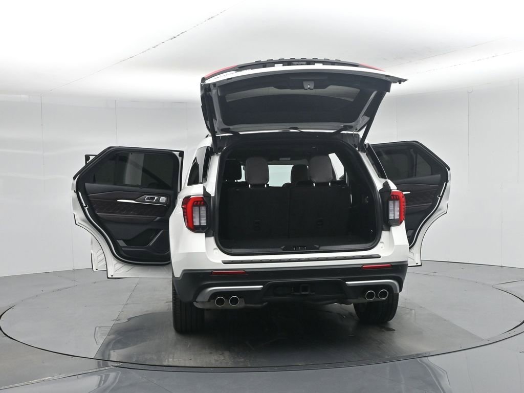 Certified 2025 Ford Explorer Platinum w/ Ultimate Package image 43