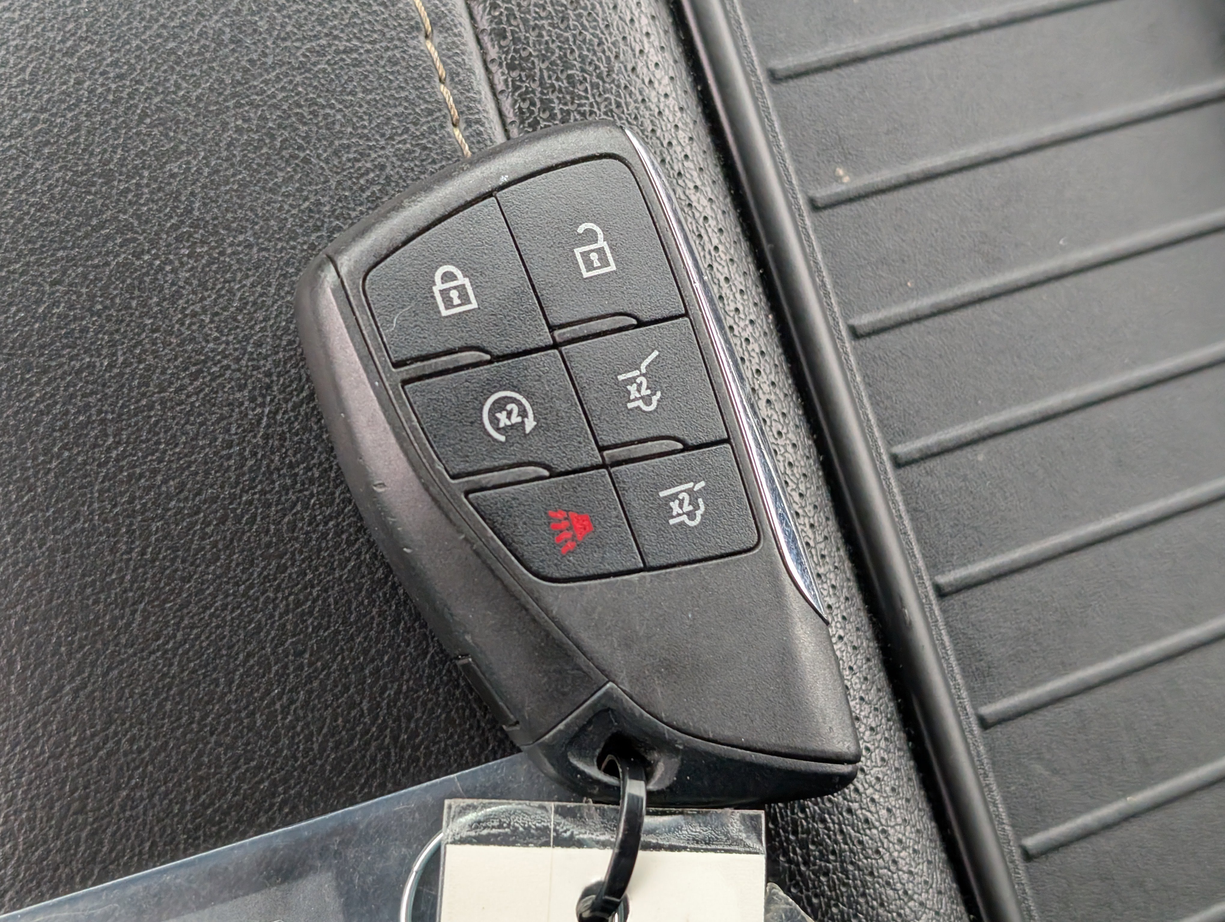 Used 2023 GMC Yukon SLT image 31