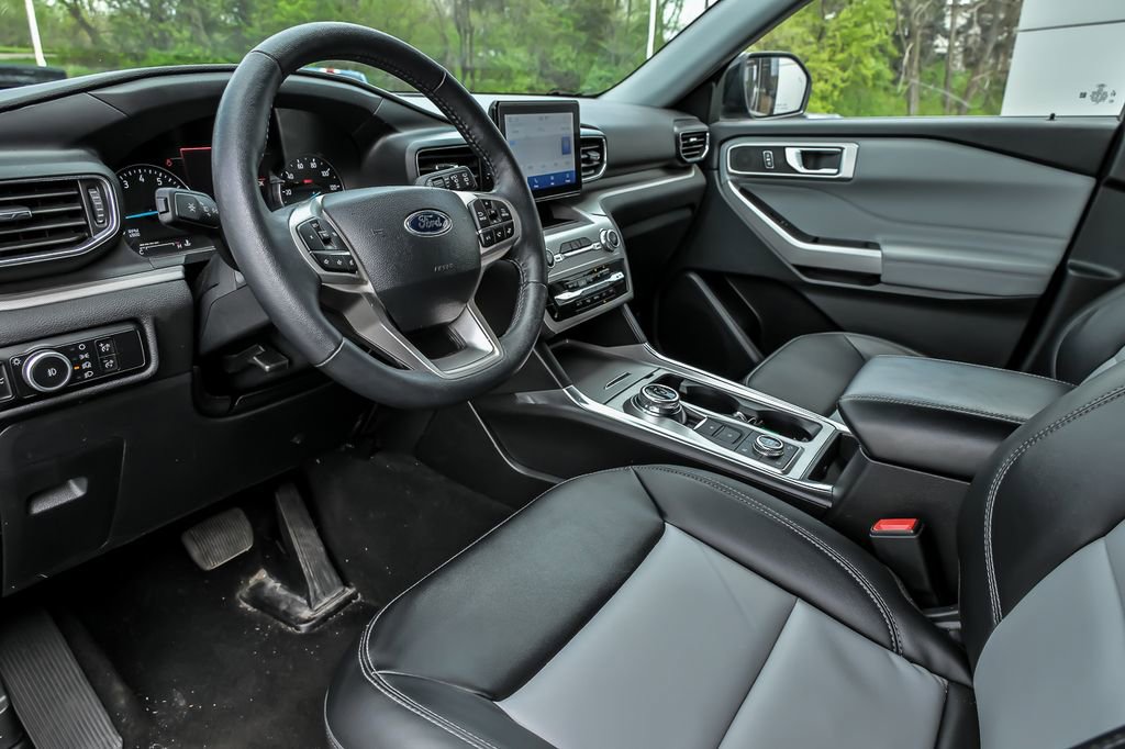 Certified 2024 Ford Explorer XLT w/ Equipment Group 202A AWD/4WD image 14