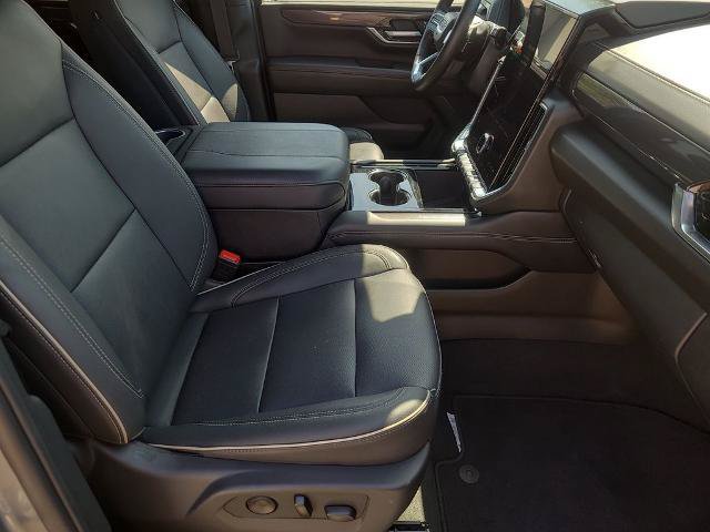 Used 2026 GMC Yukon Elevation RWD image 12