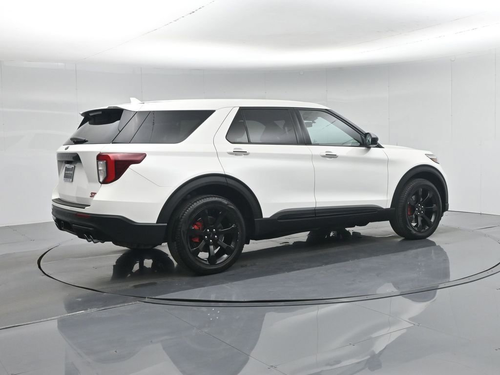 Certified 2022 Ford Explorer ST w/ ST Street Pack image 11