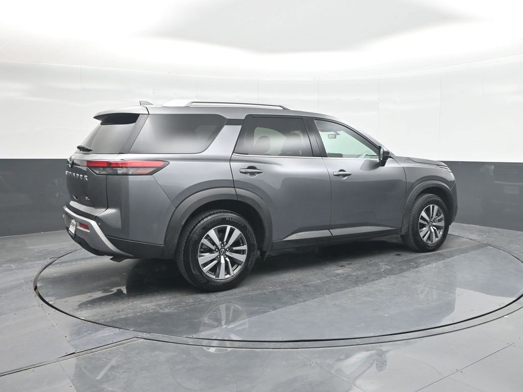 Used 2025 Nissan Pathfinder SL image 7