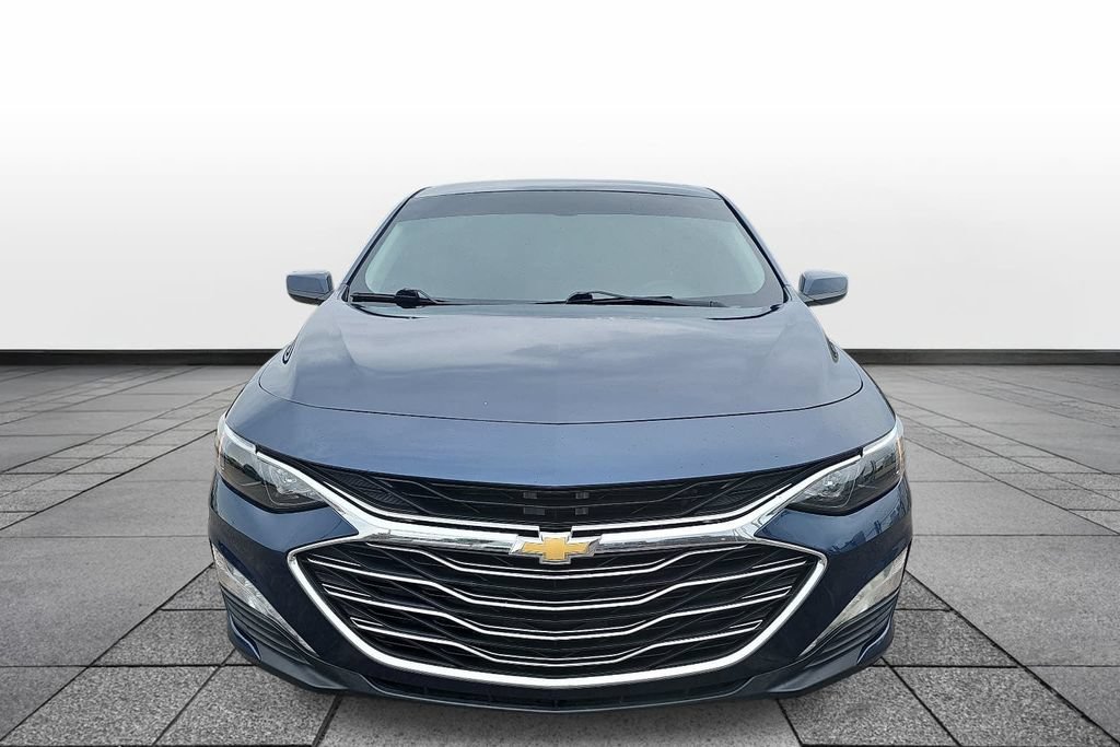 Used 2021 Chevrolet Malibu LT FWD image 2