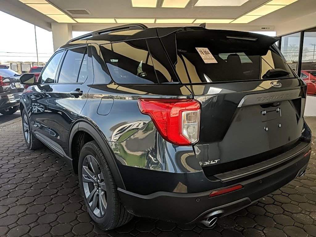 Certified 2023 Ford Explorer XLT w/ Equipment Group 202A AWD/4WD image 10