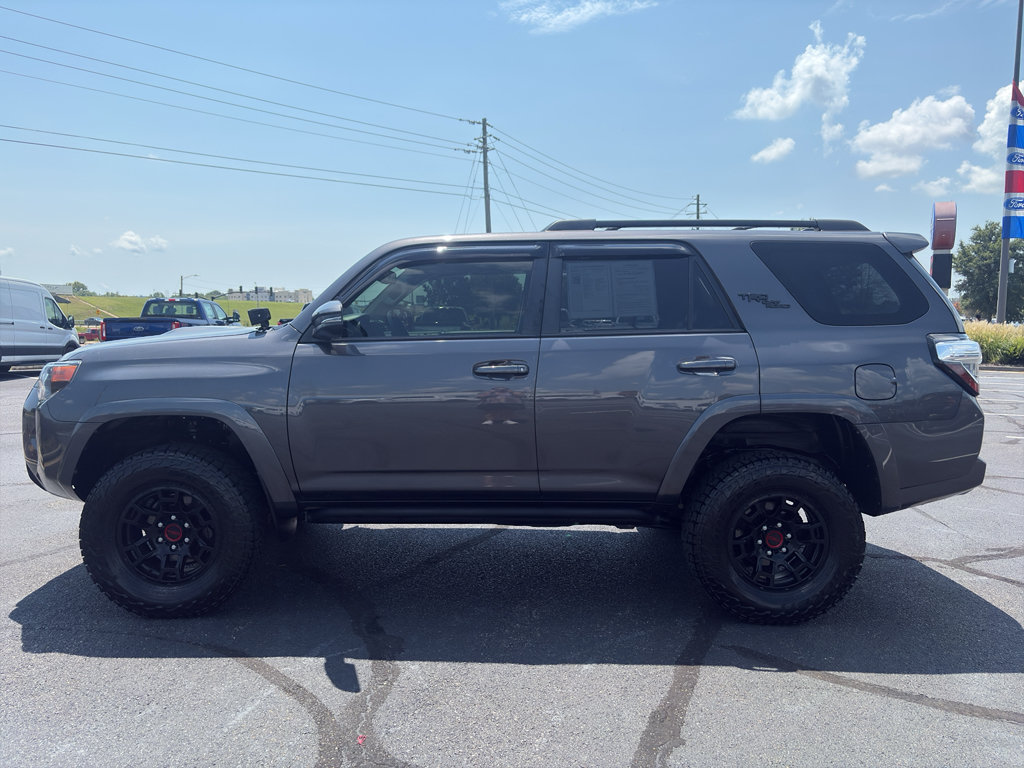 Used 2022 Toyota 4Runner TRD Off-Road Premium w/ Moonroof Package AWD/4WD image 8