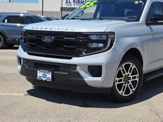 Certified 2025 Ford Expedition Active AWD/4WD image 2