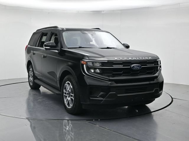 Certified 2025 Ford Expedition Active AWD/4WD image 4