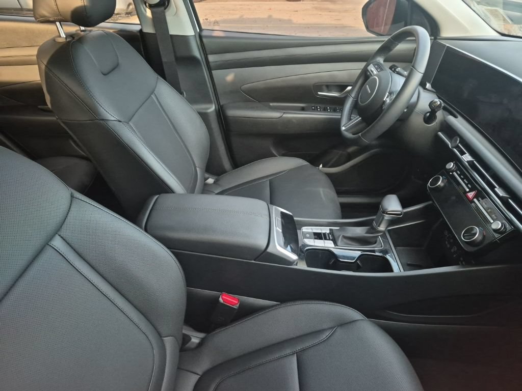 Used 2026 Hyundai Tucson SEL FWD image 32