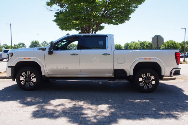 Used 2024 GMC Sierra 2500 Denali w/ Technology Package AWD/4WD image 4