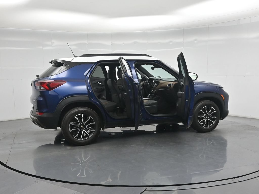 Used 2022 Chevrolet TrailBlazer ACTIV w/ Convenience Package FWD image 4