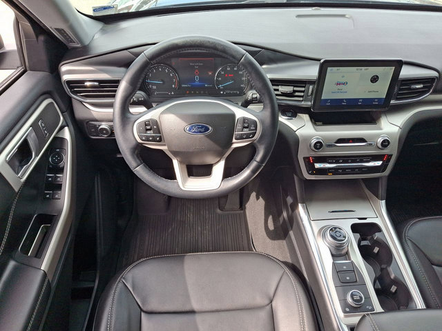 Certified 2022 Ford Explorer XLT w/ Equipment Group 202A image 21