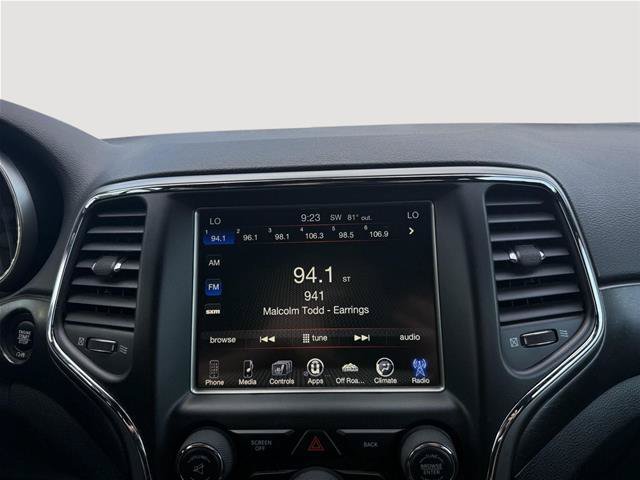 Used 2017 Jeep Grand Cherokee Altitude AWD/4WD image 16