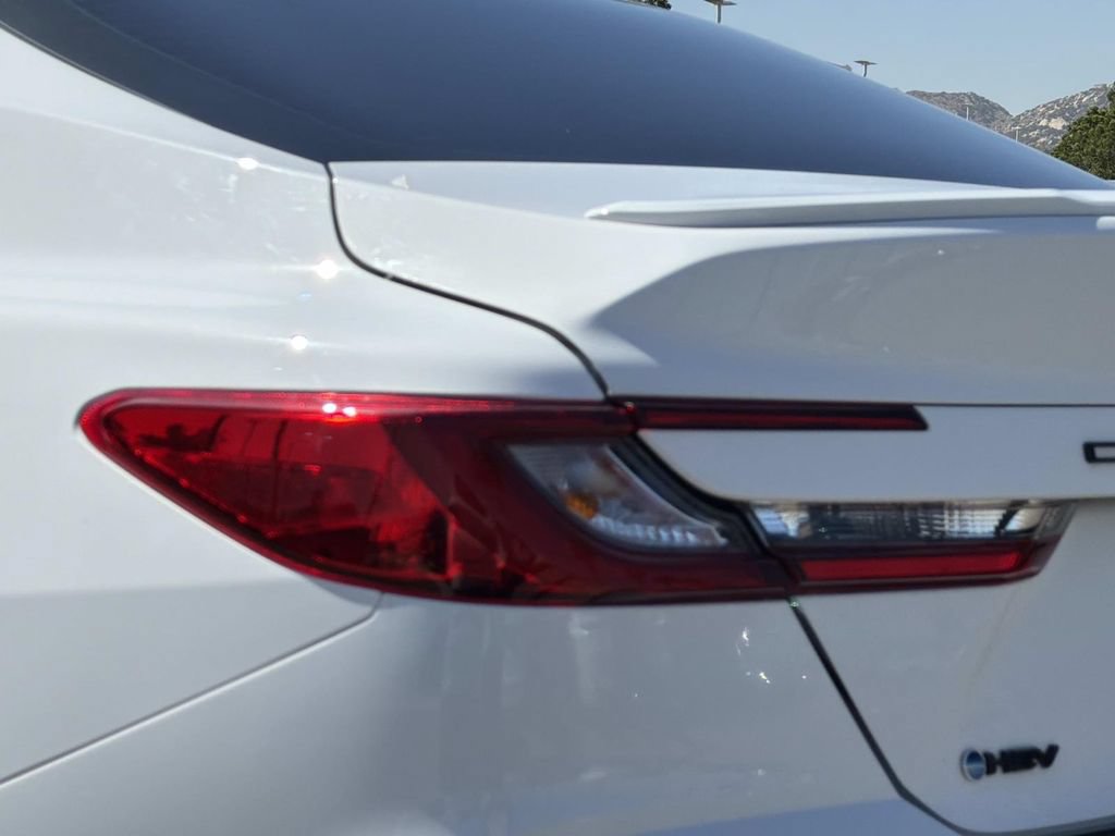 Used 2025 Toyota Camry SE w/ Convenience Package FWD image 8