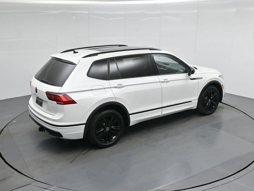 Used 2022 Volkswagen Tiguan SE R-Line image 14