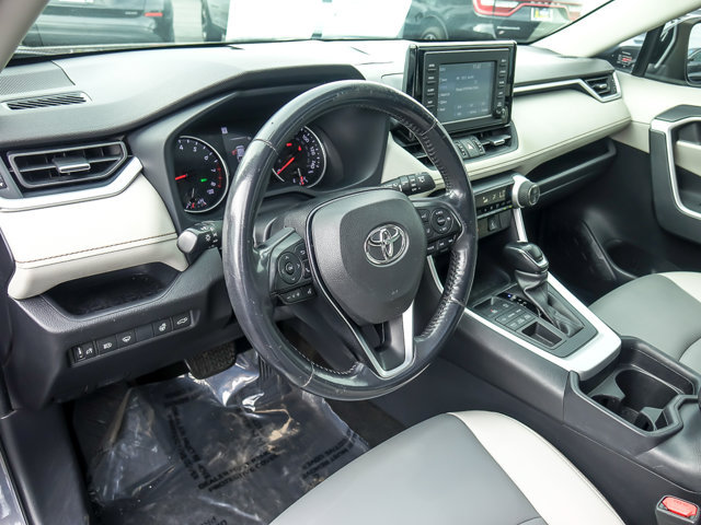 Used 2019 Toyota RAV4 XLE Premium w/ Cold Weather Package AWD/4WD image 10