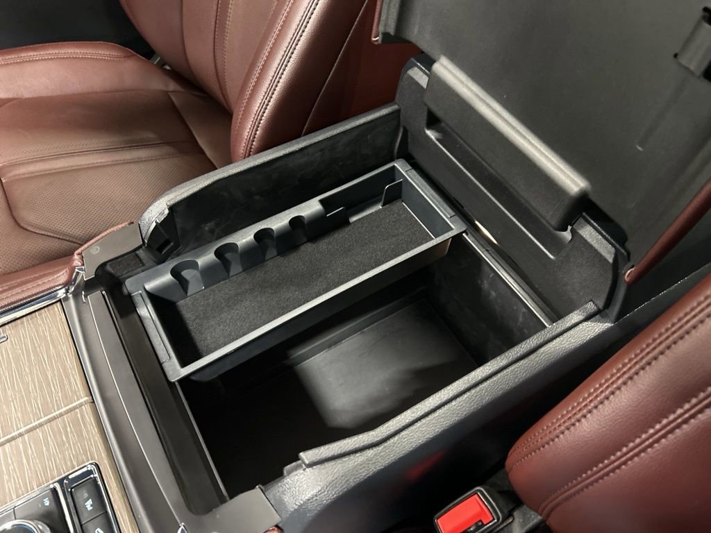 Certified 2024 Ford Expedition Limited image 32