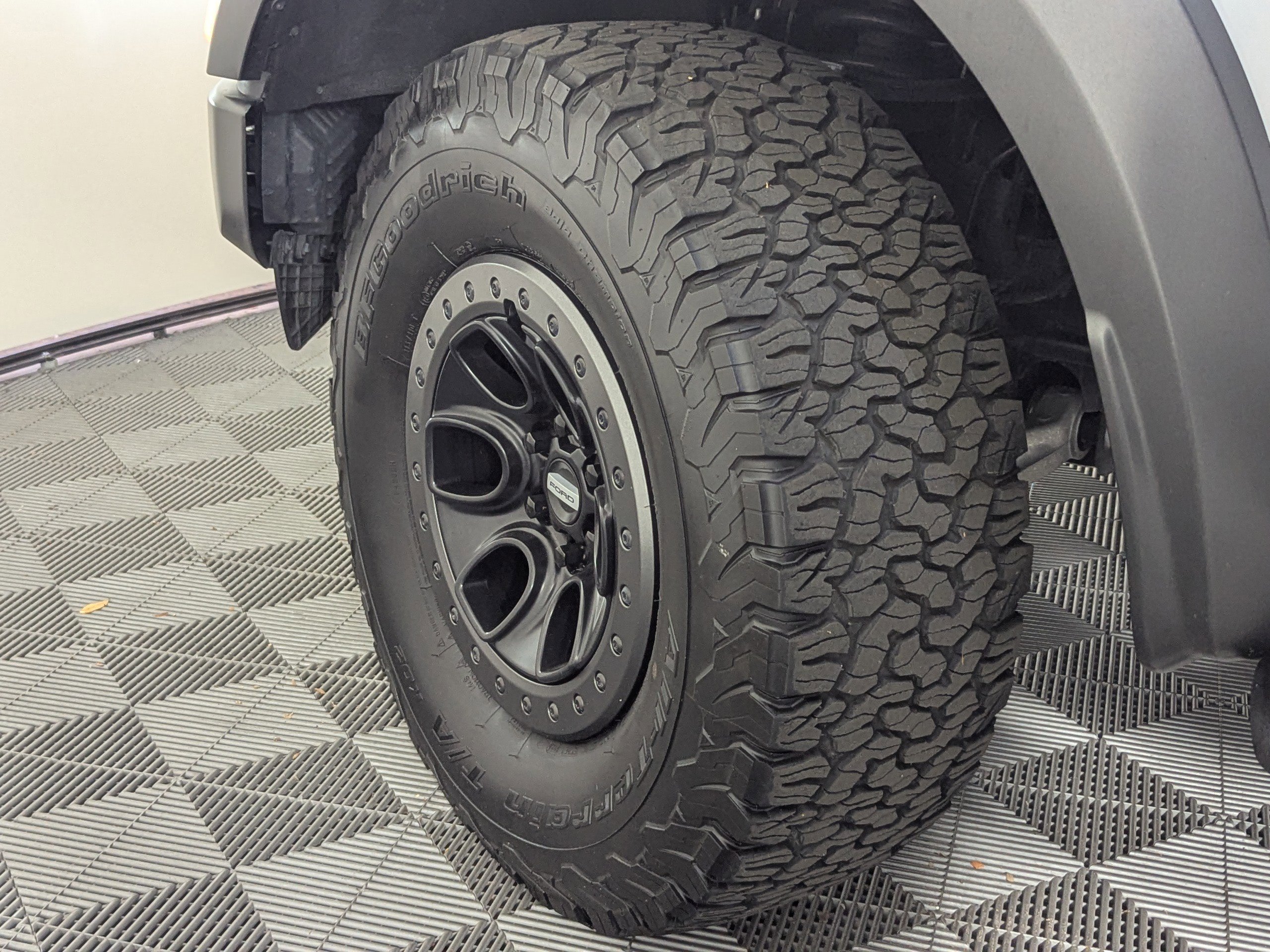 Certified 2023 Ford F150 Raptor w/ Raptor Carbon Fiber Package image 39