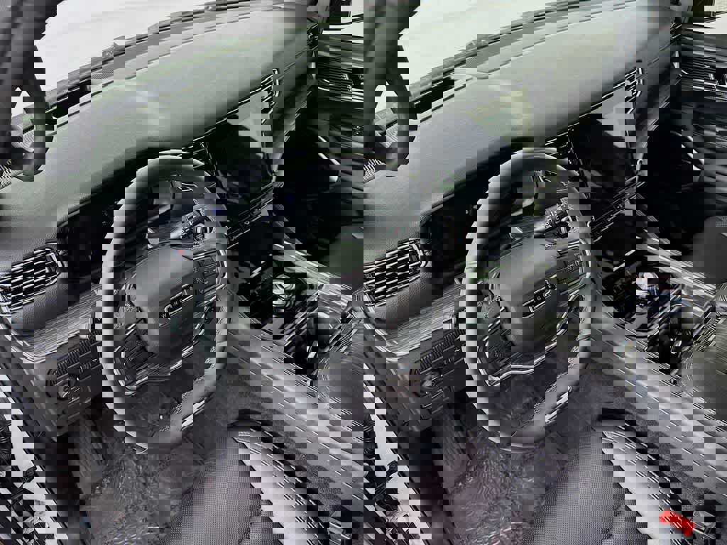 Used 2023 Jeep Wagoneer Series III w/ Preferred Equipment Group image 9