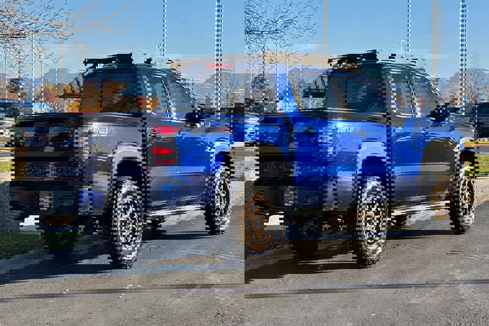 Used 2023 Nissan Frontier PRO-4X w/ Pro-4X Premium Package image 5