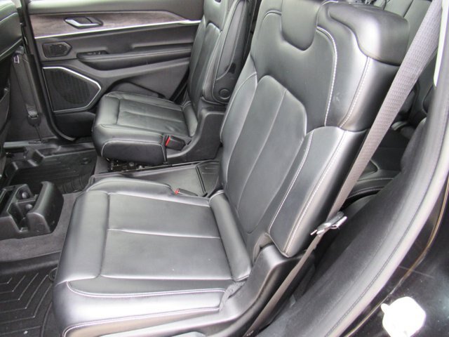 Used 2021 Jeep Grand Cherokee L Limited RWD image 18