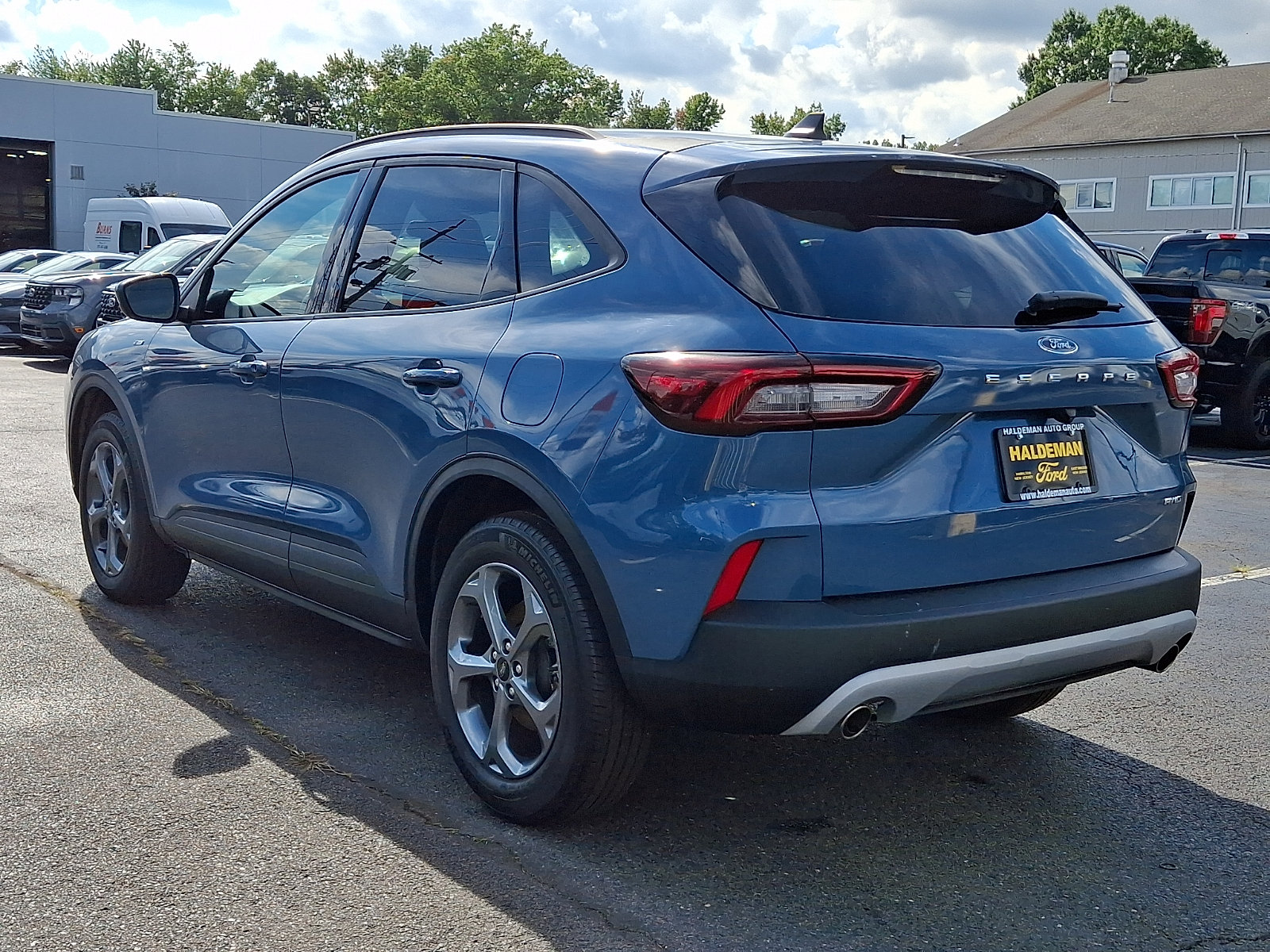 Certified 2025 Ford Escape ST-Line Select AWD/4WD image 5