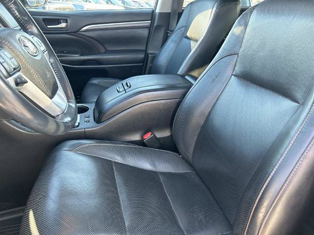 Used 2018 Toyota Highlander Limited w/ Protection Package #3 AWD/4WD image 30