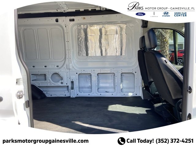 Certified 2022 Ford E-Transit Base image 15