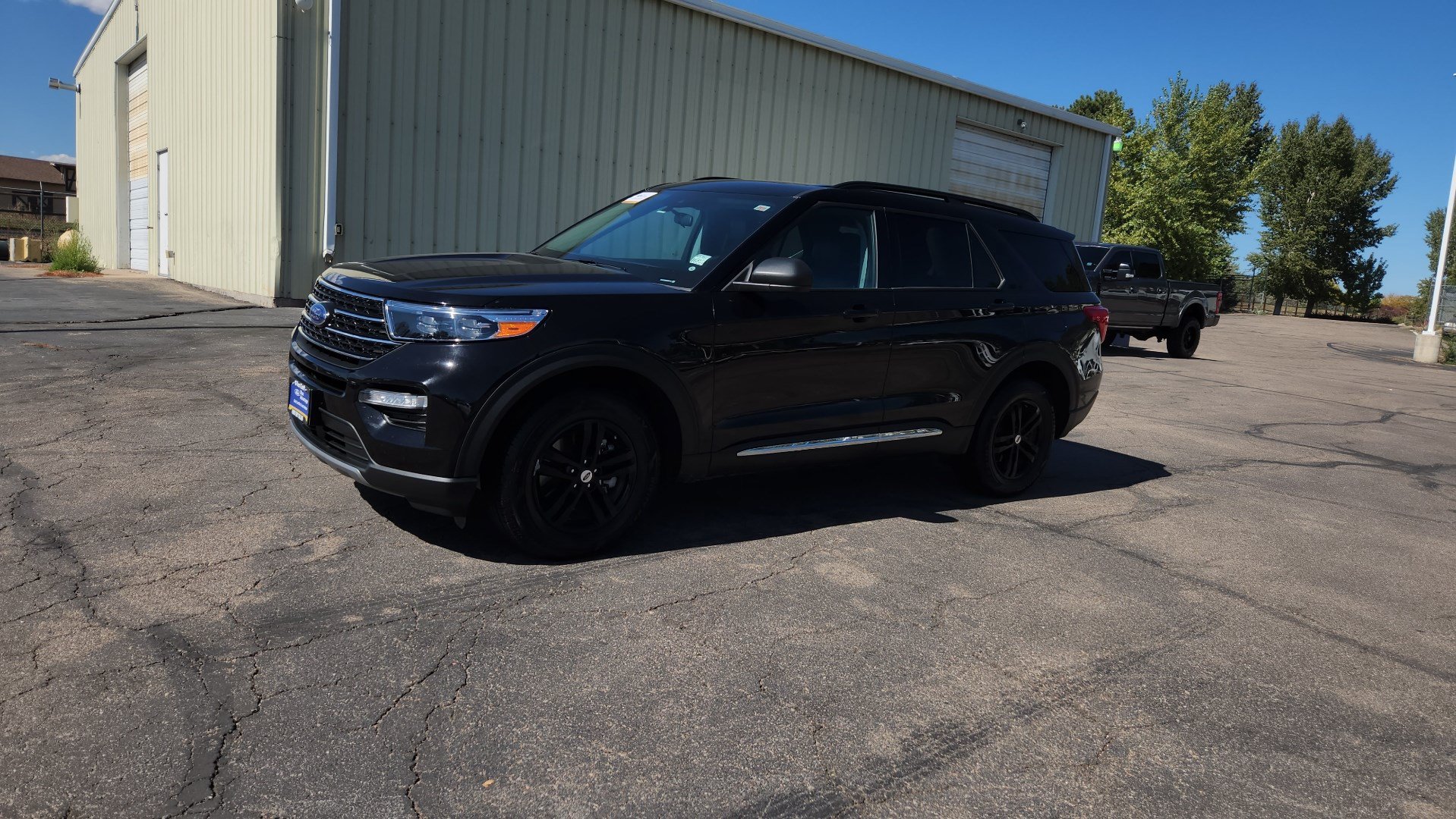 Certified 2024 Ford Explorer XLT w/ Equipment Group 202A AWD/4WD image 4