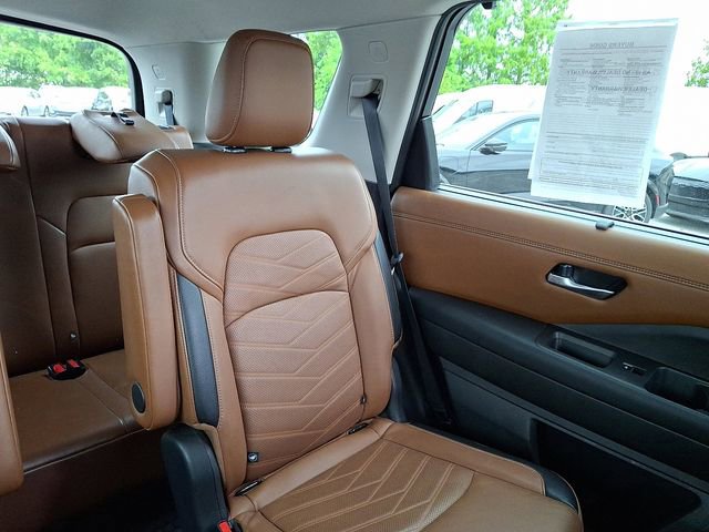 Used 2022 Nissan Pathfinder Platinum image 21