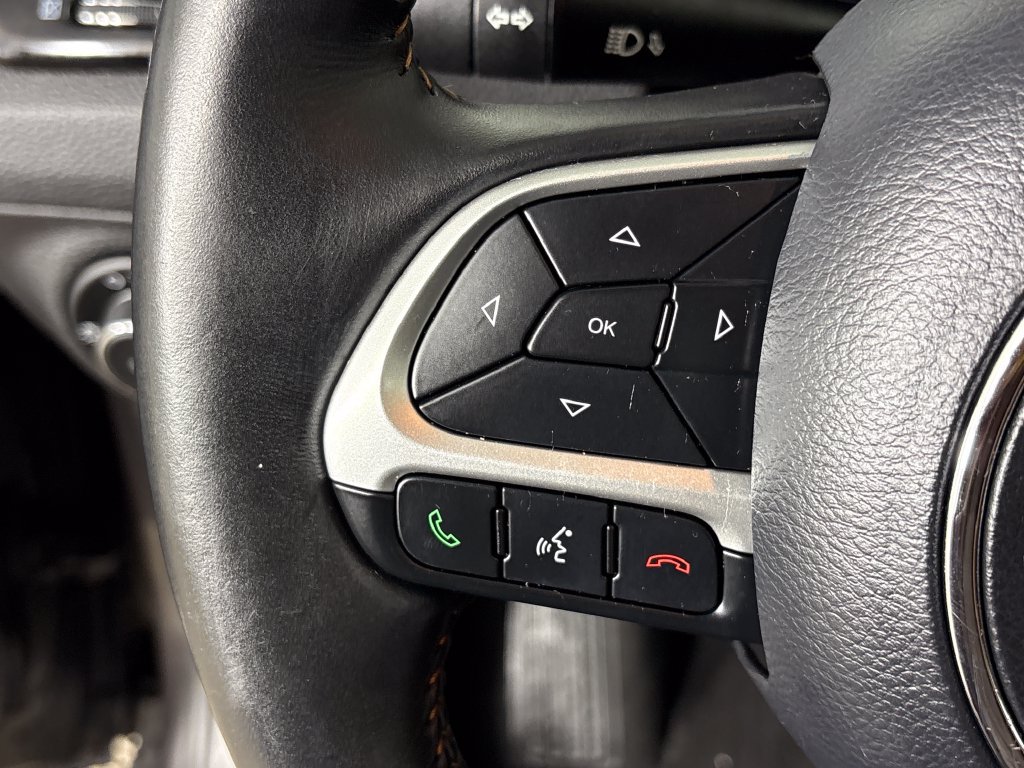 Used 2018 Jeep Compass Limited w/ Navigation Group FWD image 18