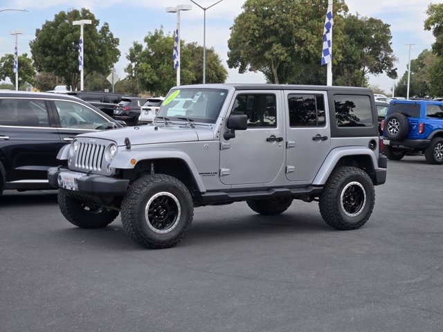 Used 2017 Jeep Wrangler Unlimited Sahara AWD/4WD image 6