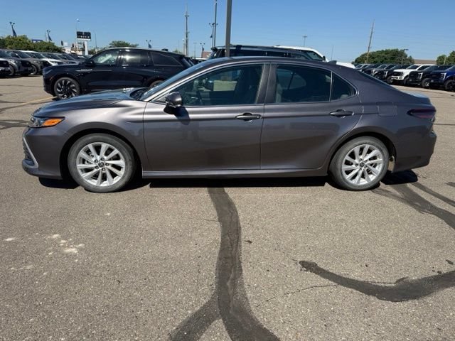 Used 2024 Toyota Camry LE FWD image 7