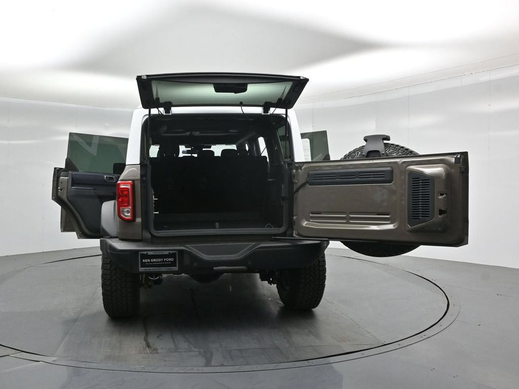 Certified 2026 Ford Bronco Heritage Edition AWD/4WD image 32