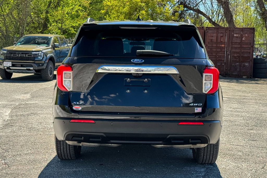 Certified 2023 Ford Explorer XLT AWD/4WD image 4