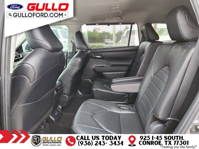 Used 2024 Toyota Highlander XLE AWD/4WD image 14