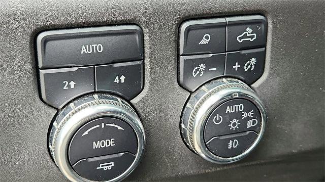 Used 2024 GMC Sierra 1500 SLT image 10