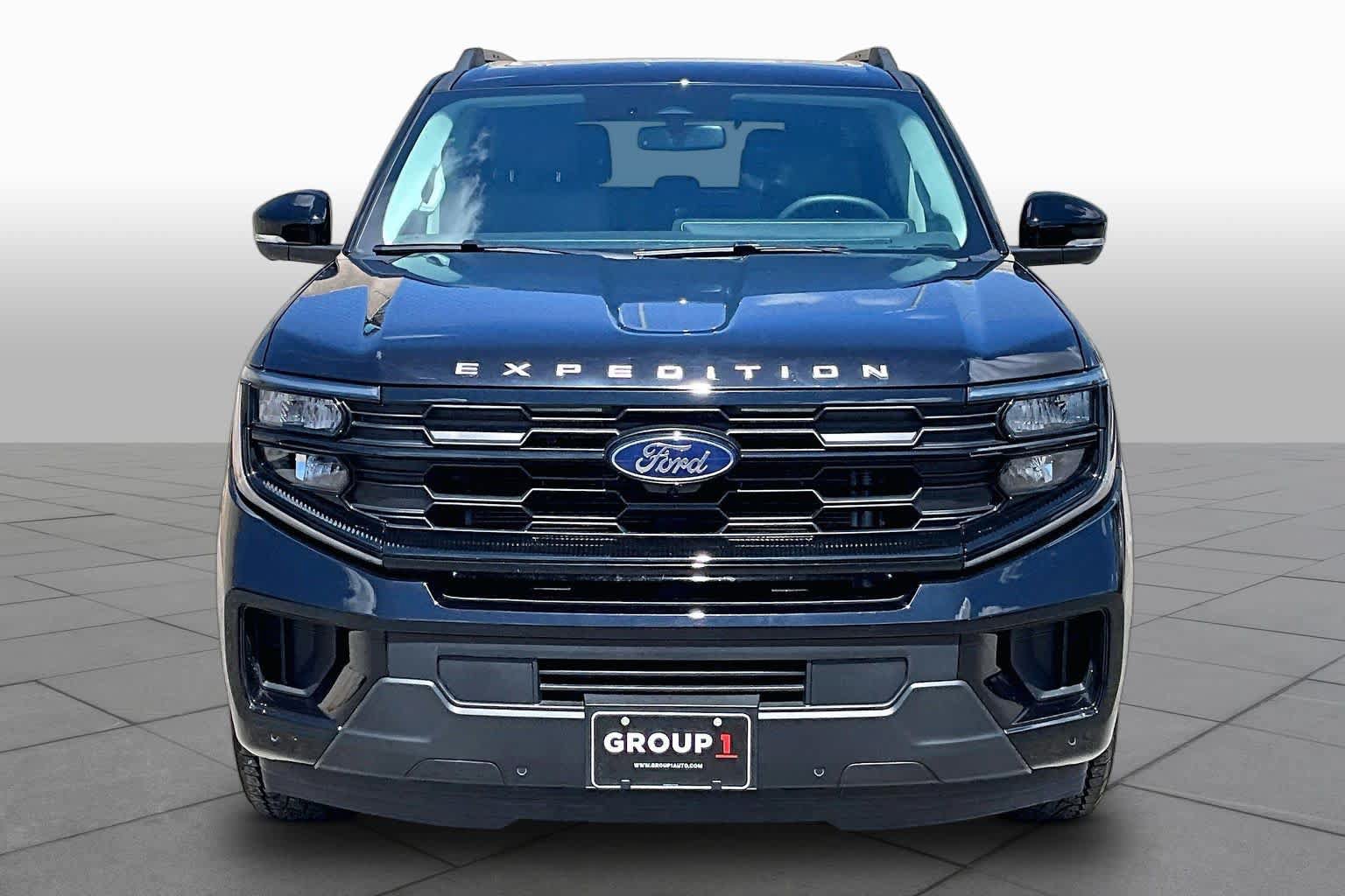 Certified 2025 Ford Expedition Active AWD/4WD image 4