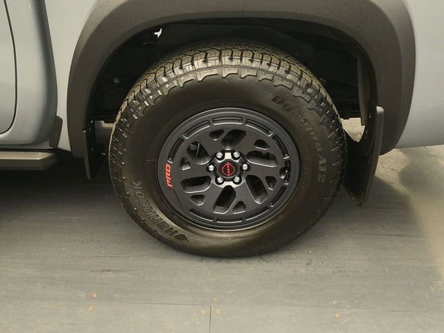 Used 2025 Nissan Frontier Pro-X w/ Pro Convenience Package image 9