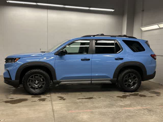 Used 2023 Honda Pilot TrailSport image 2