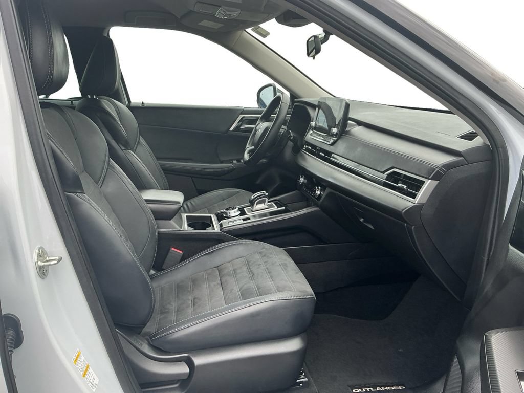 Used 2023 Mitsubishi Outlander SE FWD image 22