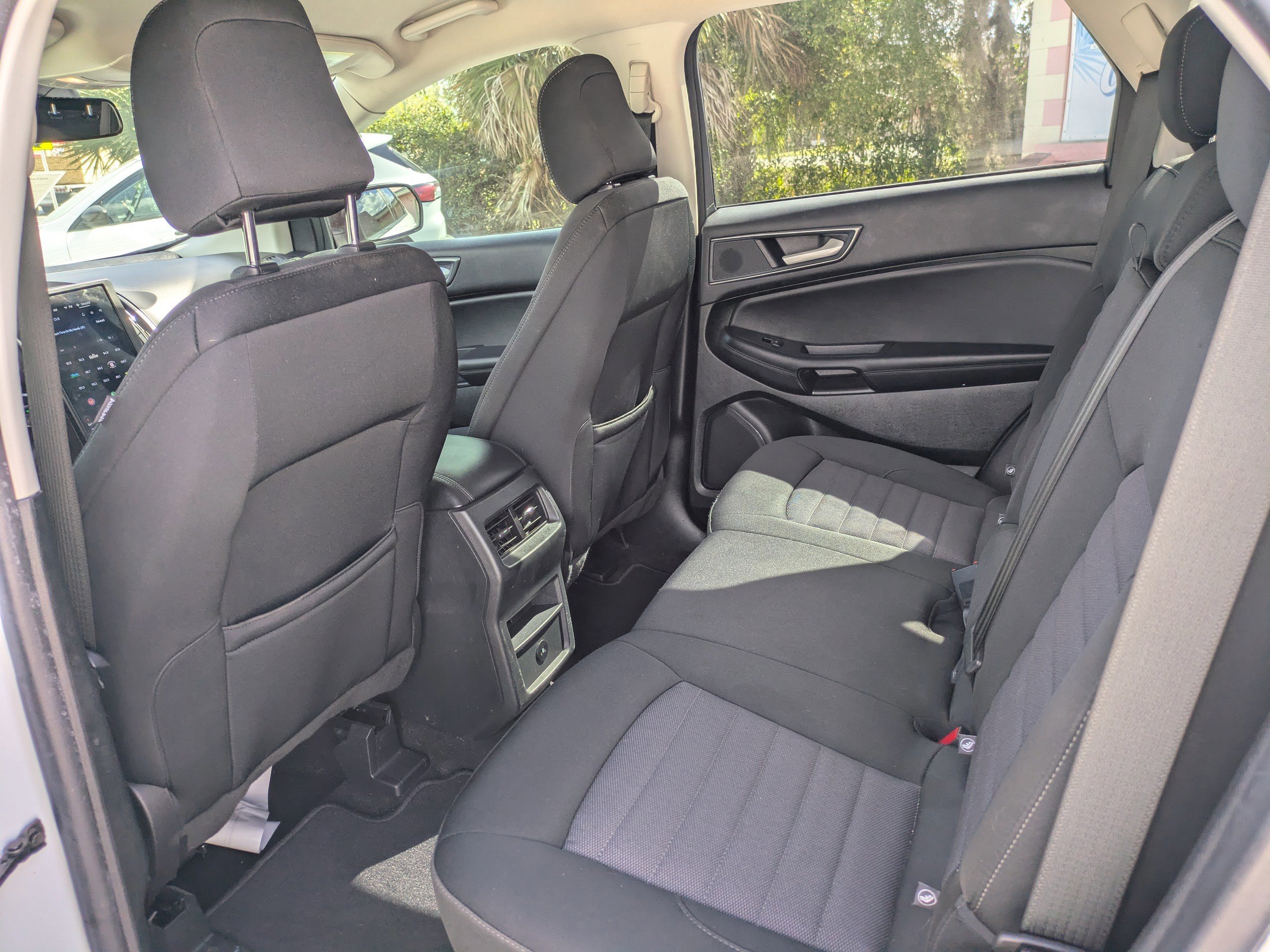 Certified 2023 Ford Edge SE w/ Black Appearance Package image 12