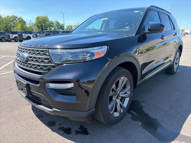 Certified 2023 Ford Explorer XLT w/ Equipment Group 202A AWD/4WD image 2